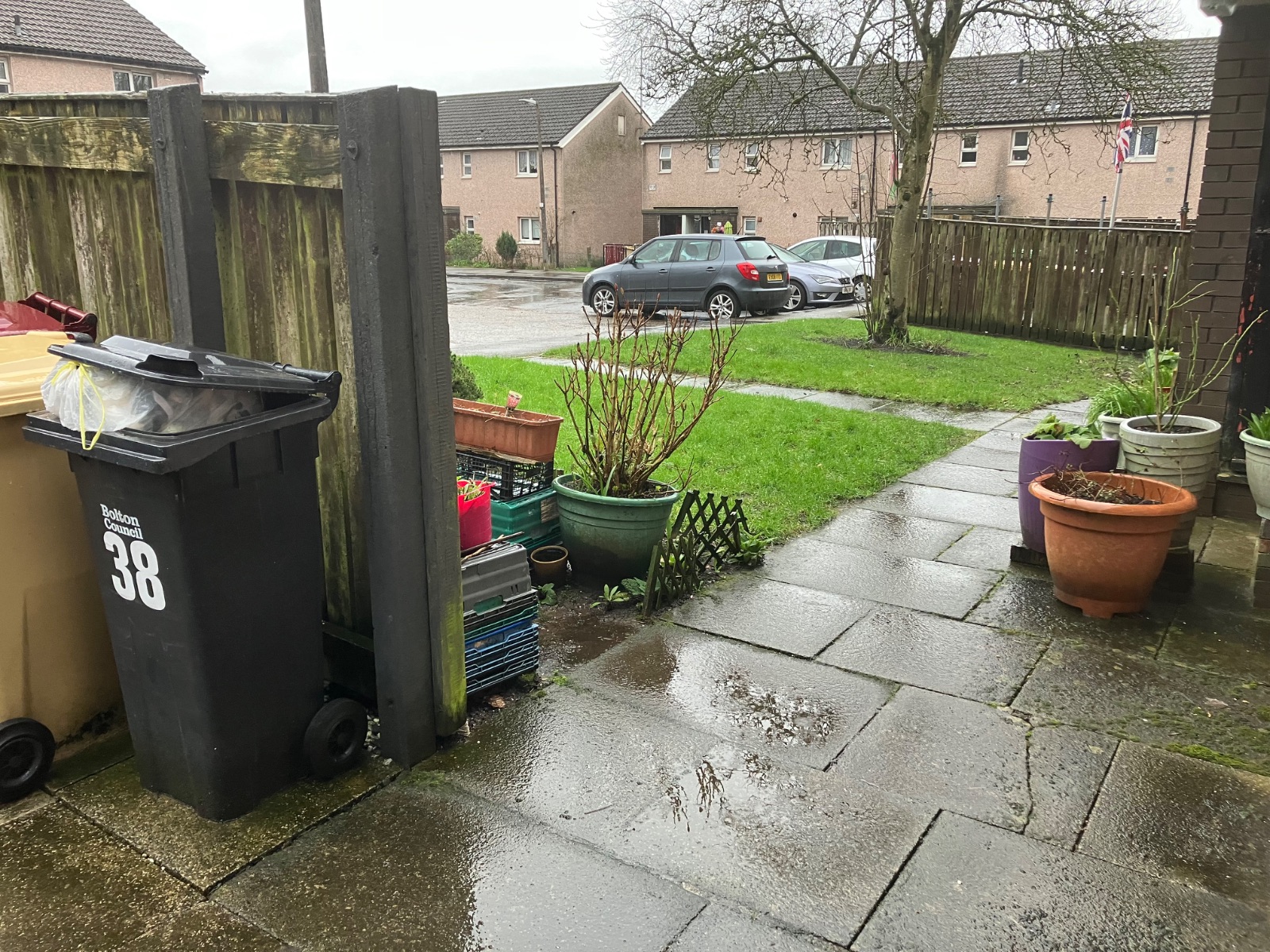 Garden of 1 bed flat in Bolton