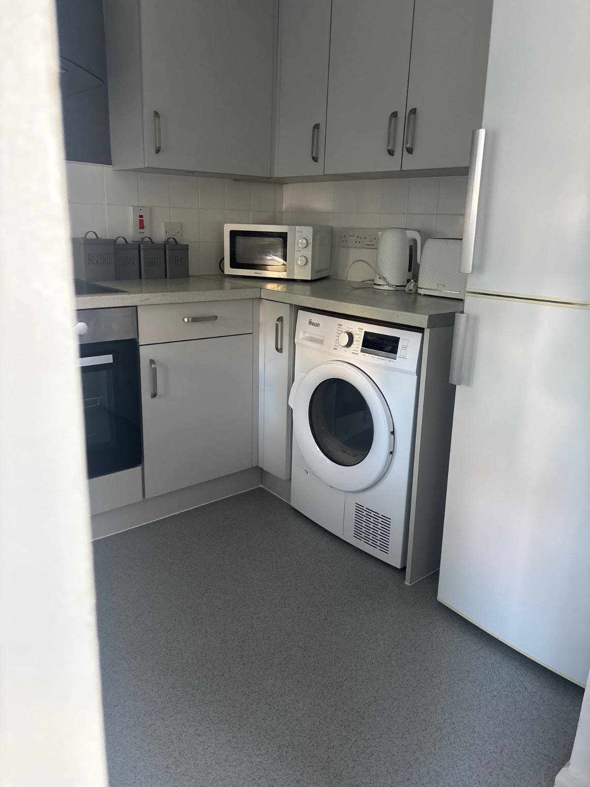 Photo of 2 bed flat in Barking and Dagenham